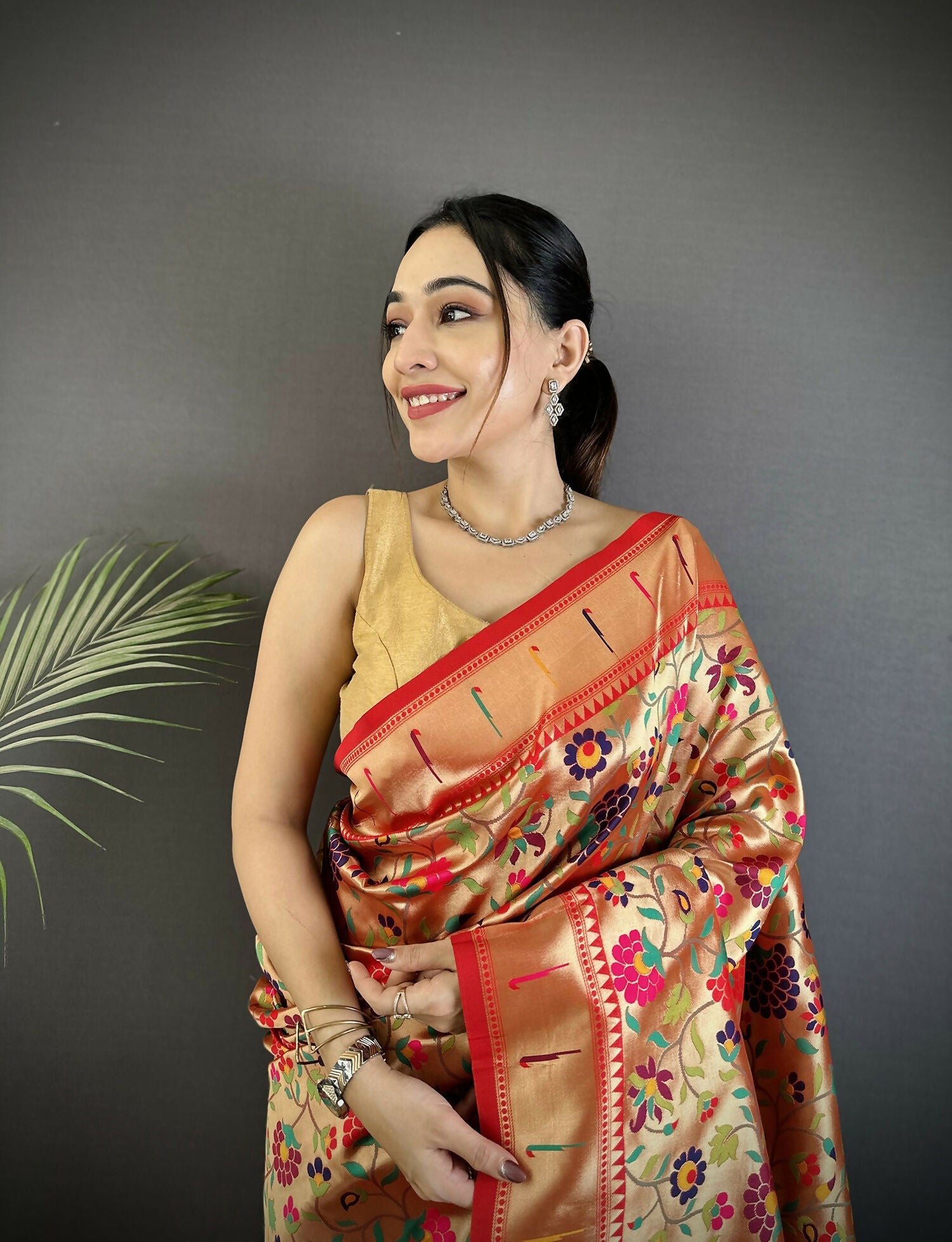Joban Fashion Crimson Red Intricate Floral & Leaf Soft Silk Paithani Saree - Distacart