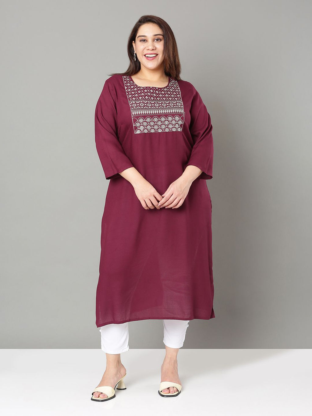 Sztori Plus Size Floral Yoke Design Thread Work Straight Kurta