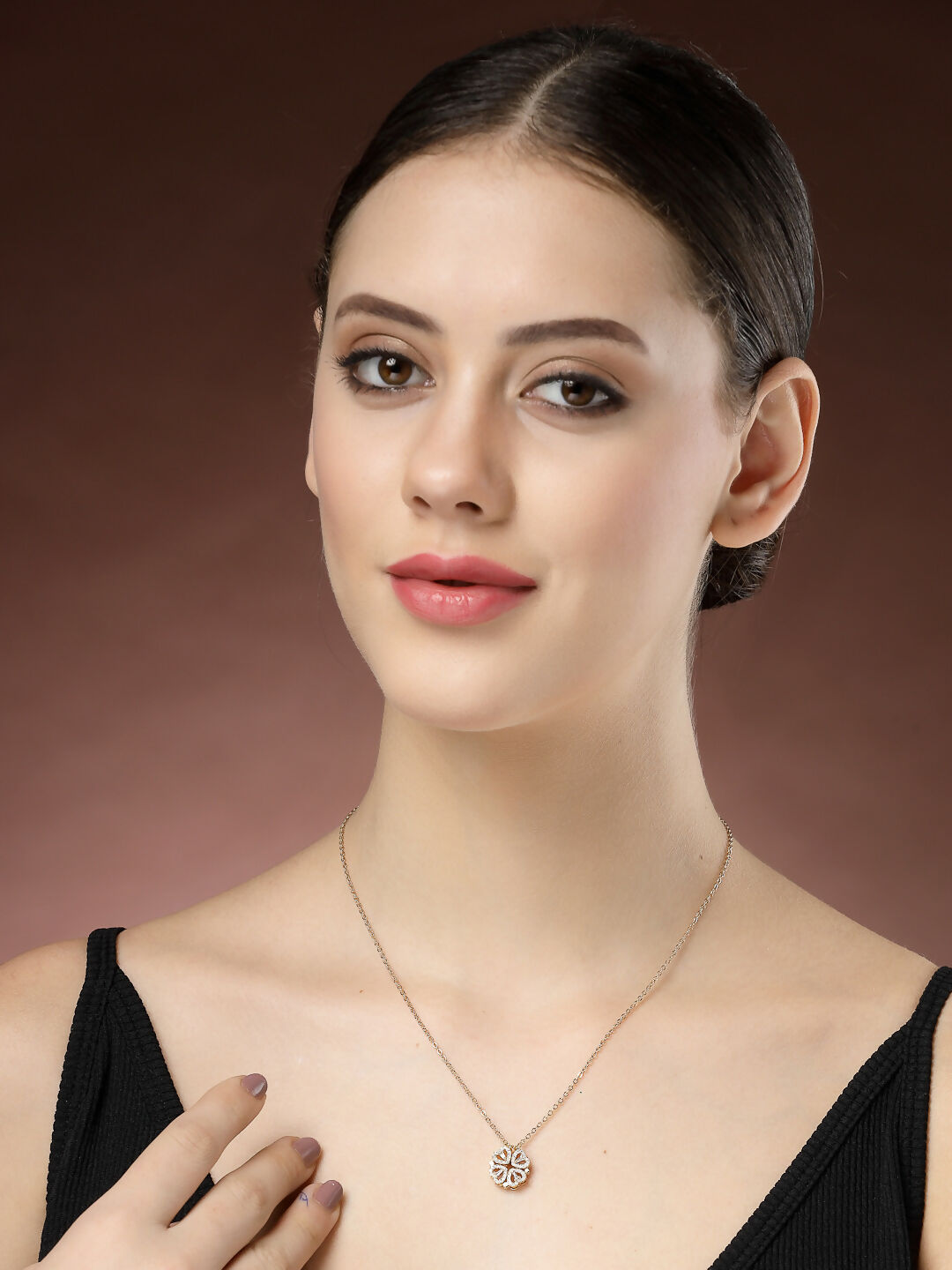 NVR Women's Rose Gold Heart Shape American Diamond Metal Chain