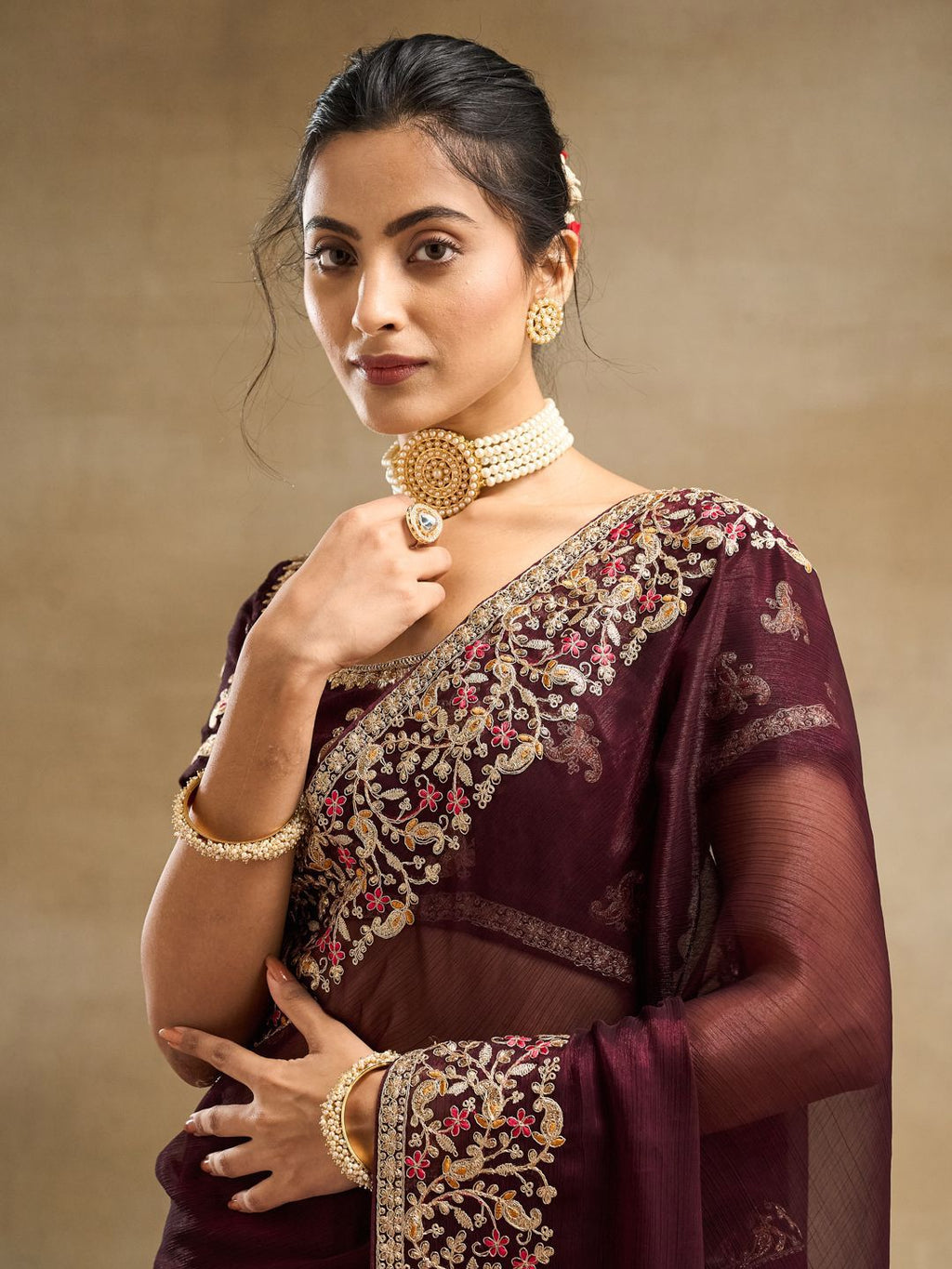kasee Solid Embroidered Saree - Distacart