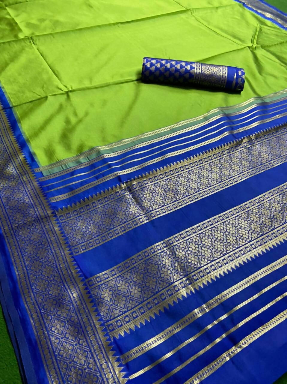 DEIANA'S Beautiful Designer Golden zari Soft Lichi Silk Saree - Mehndi
