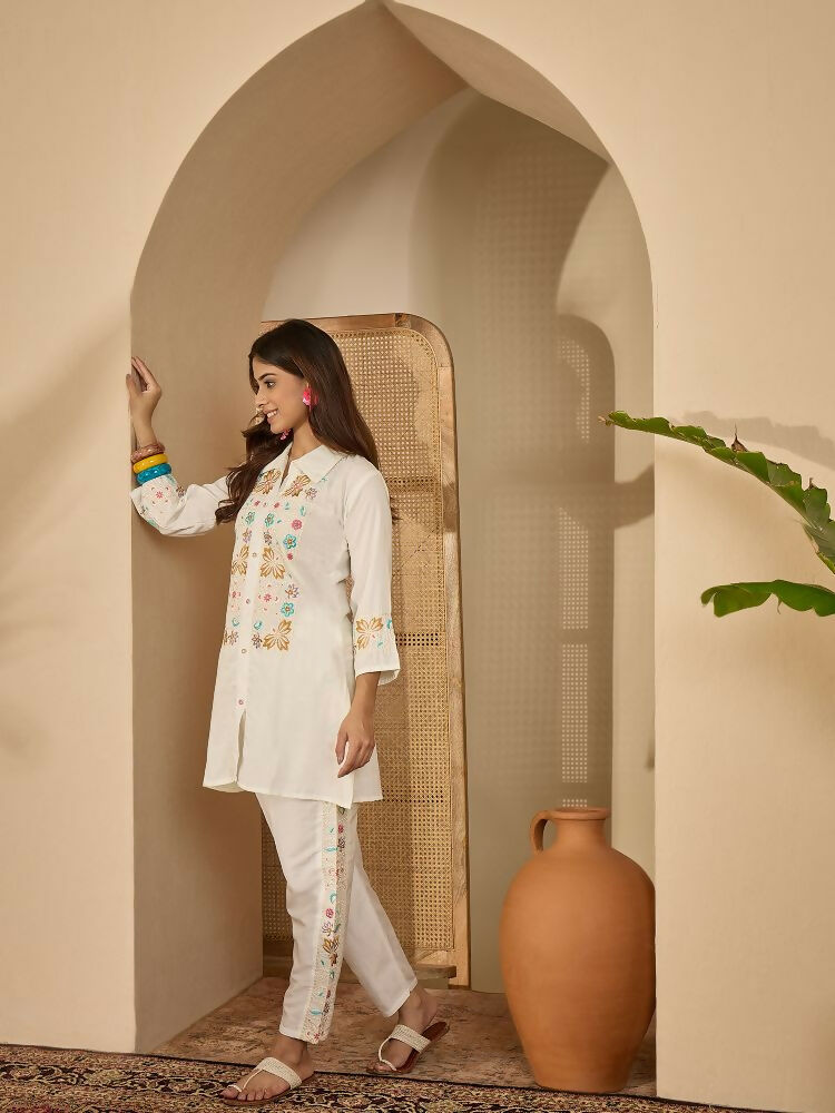 Joban Fashion Women Off-White Roman Silk Embroidered Stitched Kurta Set - Distacart