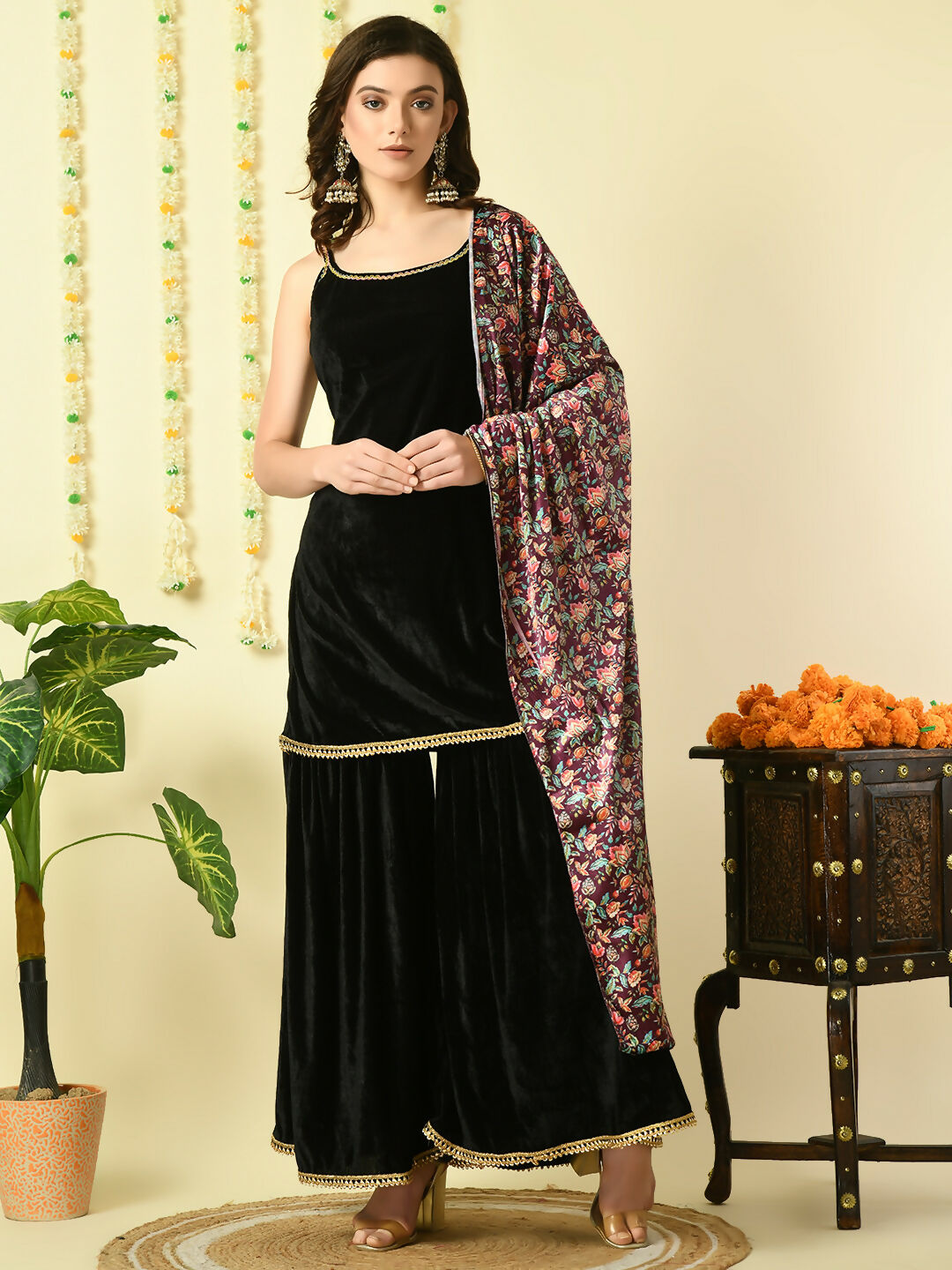 Myshka Women's Black Velvet Kurti & Sharara With Dupatta Party Sets