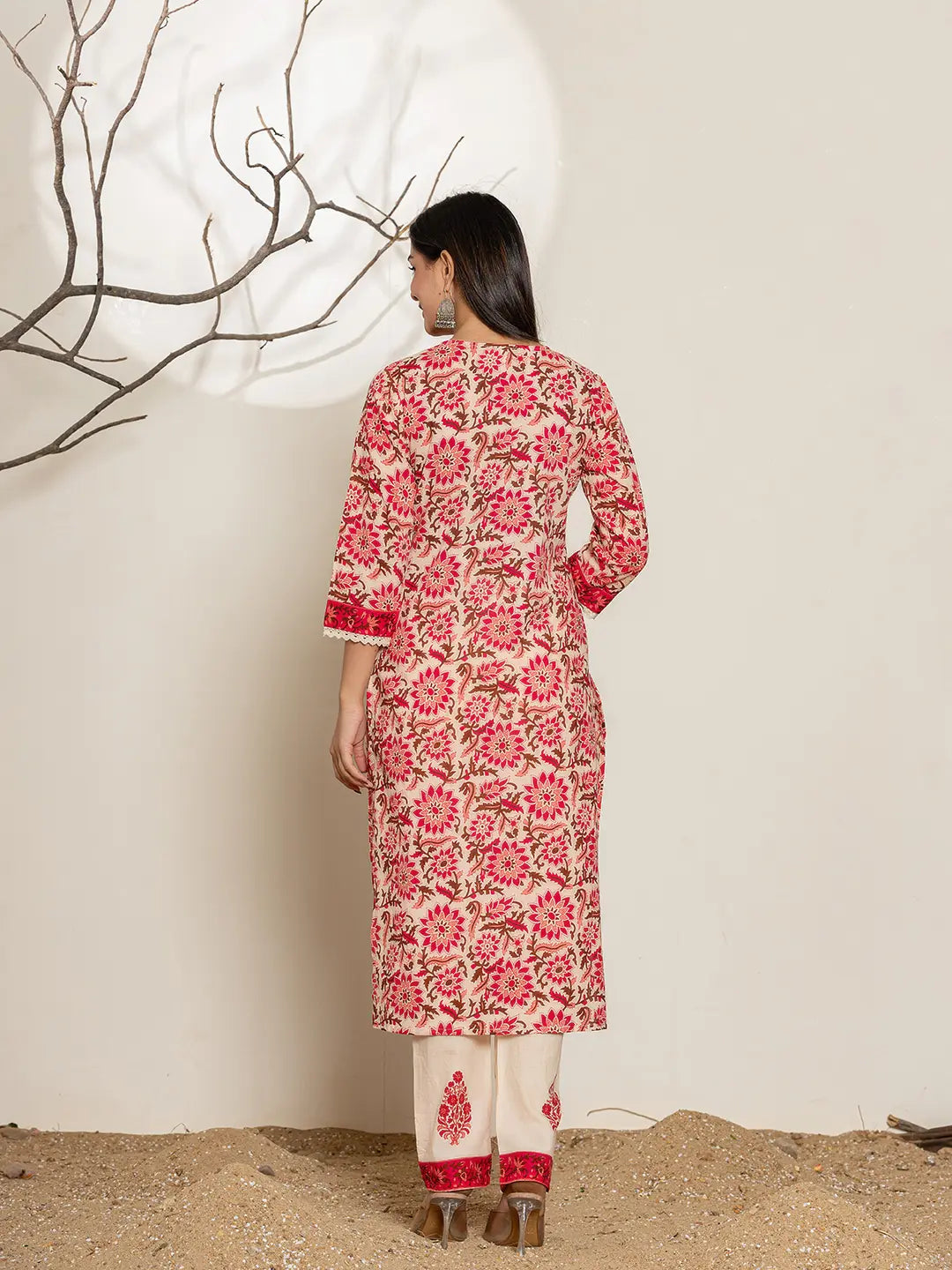 Yufta Pink Embroidered Thread Work Pure Cotton Kurta Trousers & Dupatta