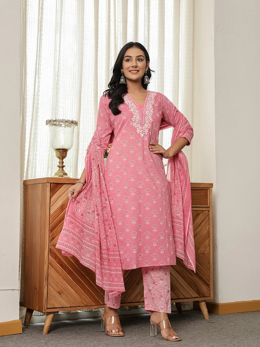 Yufta Pink Floral Thread Work Straight Kurta Trouser Dupatta Set - Distacart