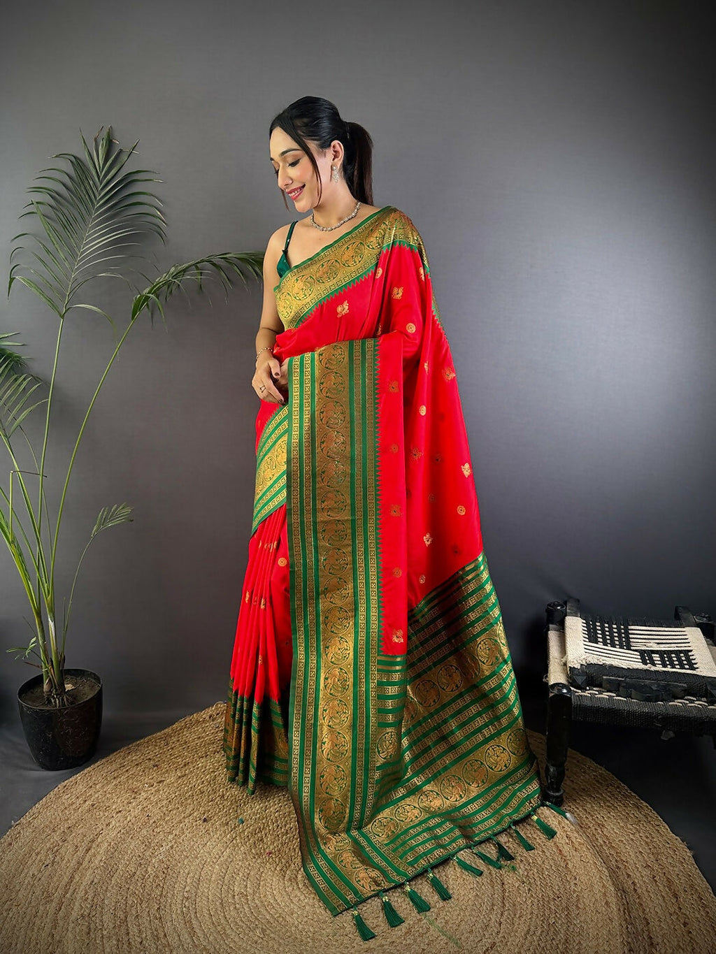Joban Fashion Banarasi Red Woven Soft Silk Saree - Distacart