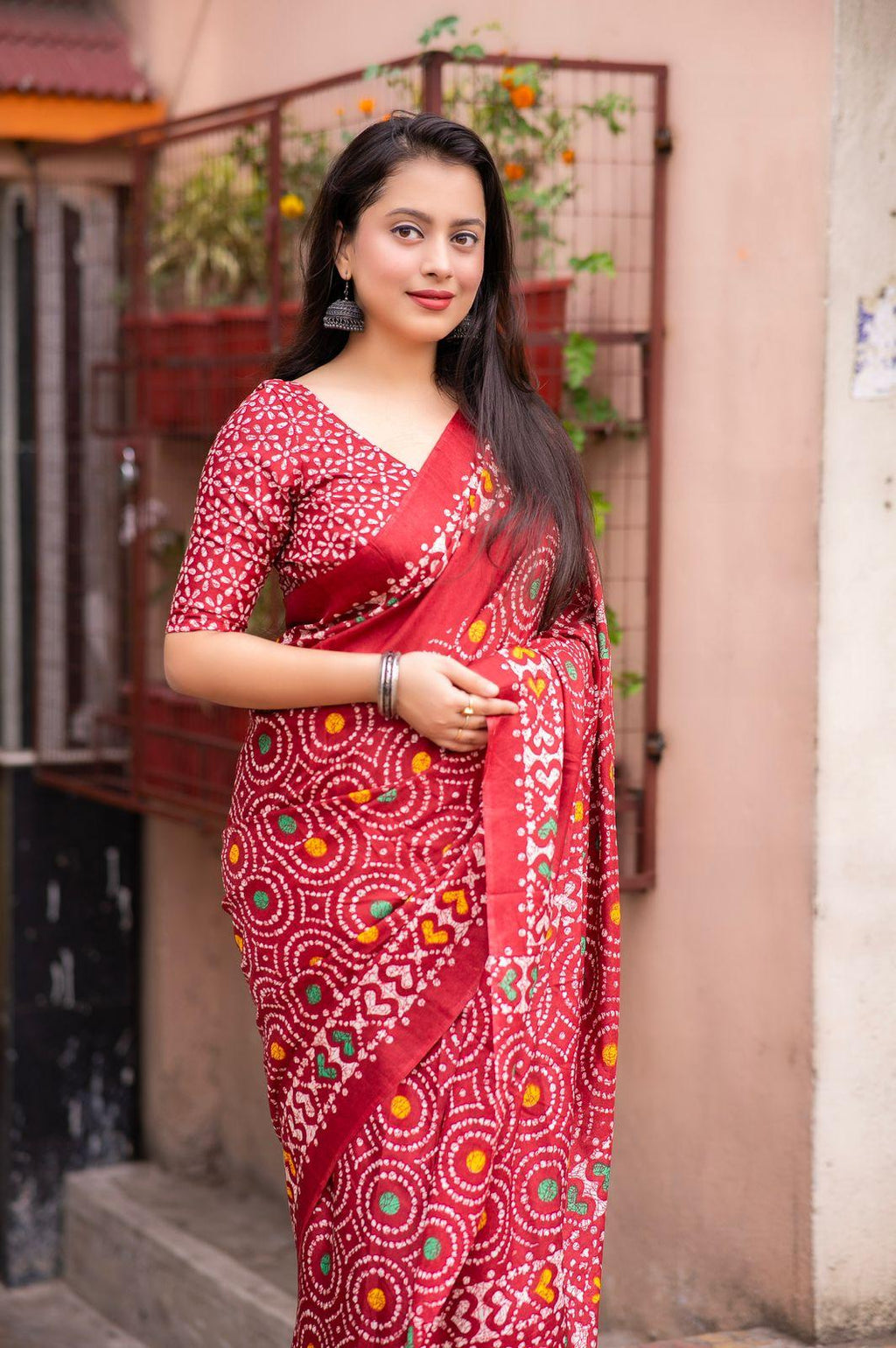 Red Silk Blend Ethnic Motifs Saree with Unstitched Blouse - Hiral Fashion