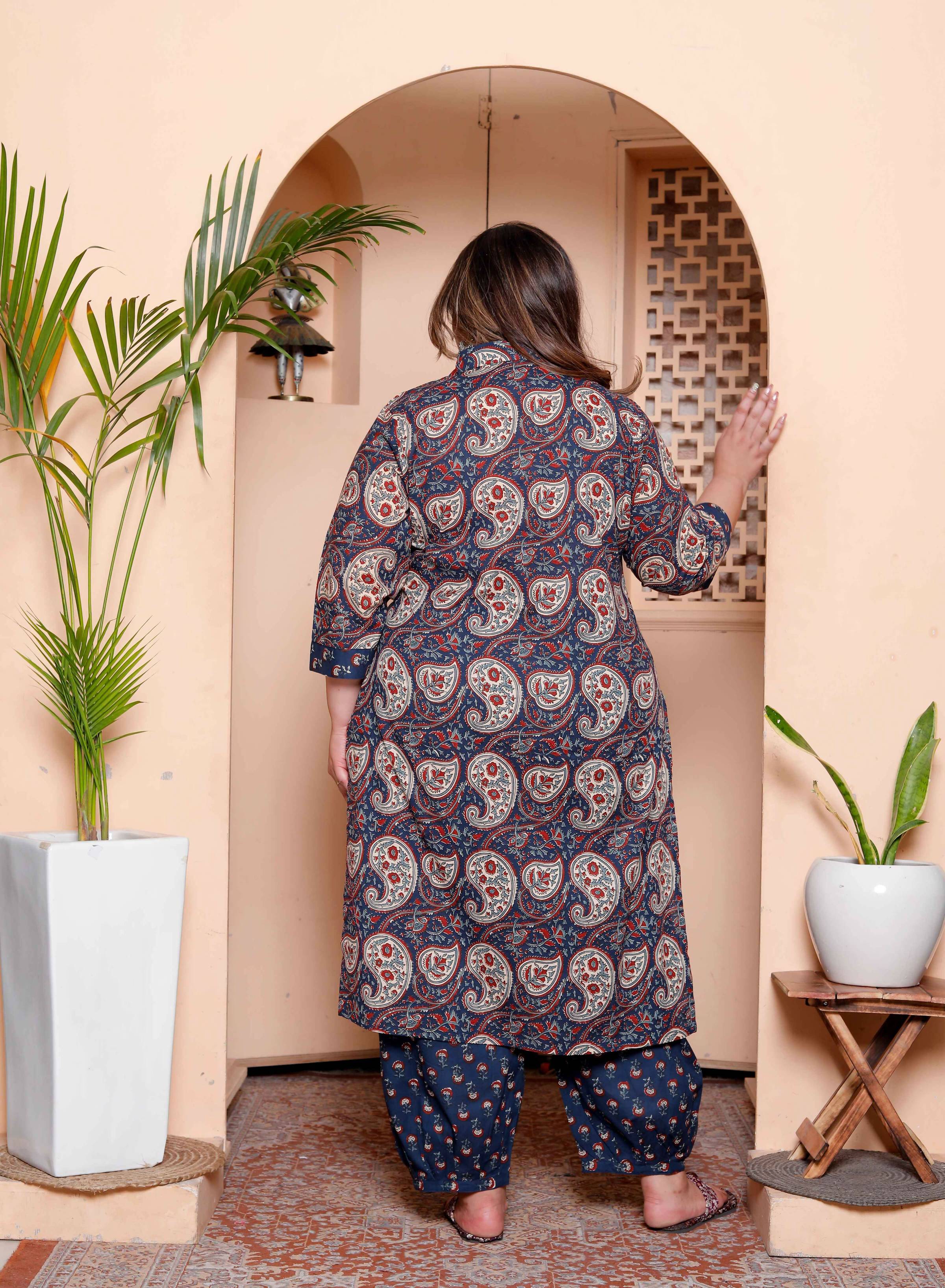 Miravan Womens Plus Size Cotton Floral Printed Shirt-Collar Straight Kurta and Palazzo set