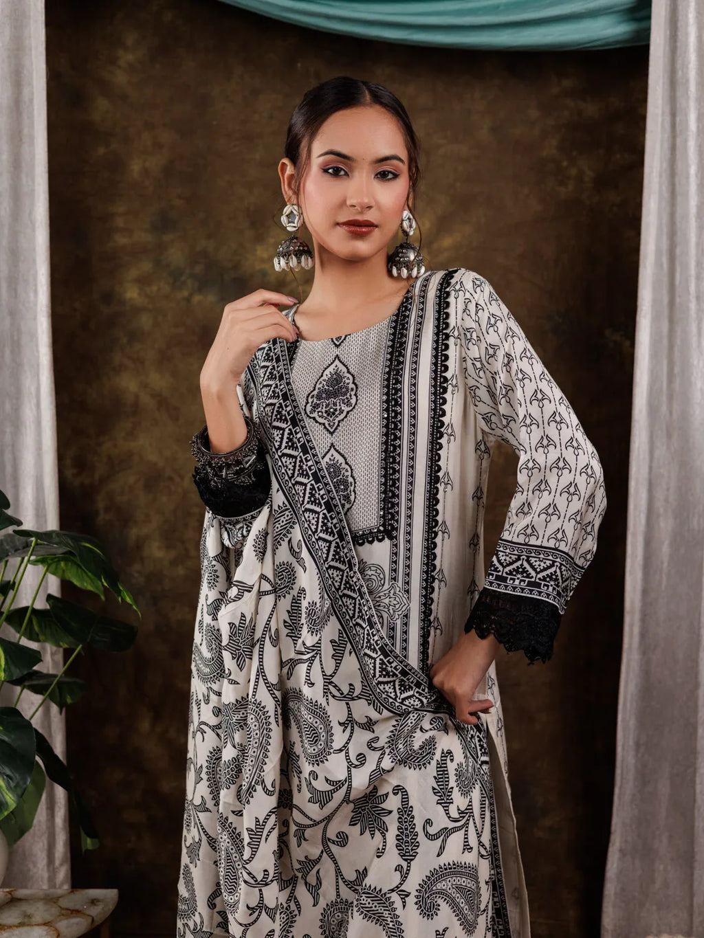 Yufta Pure Muslin Silk White Kurta Dupatta Set - Distacart