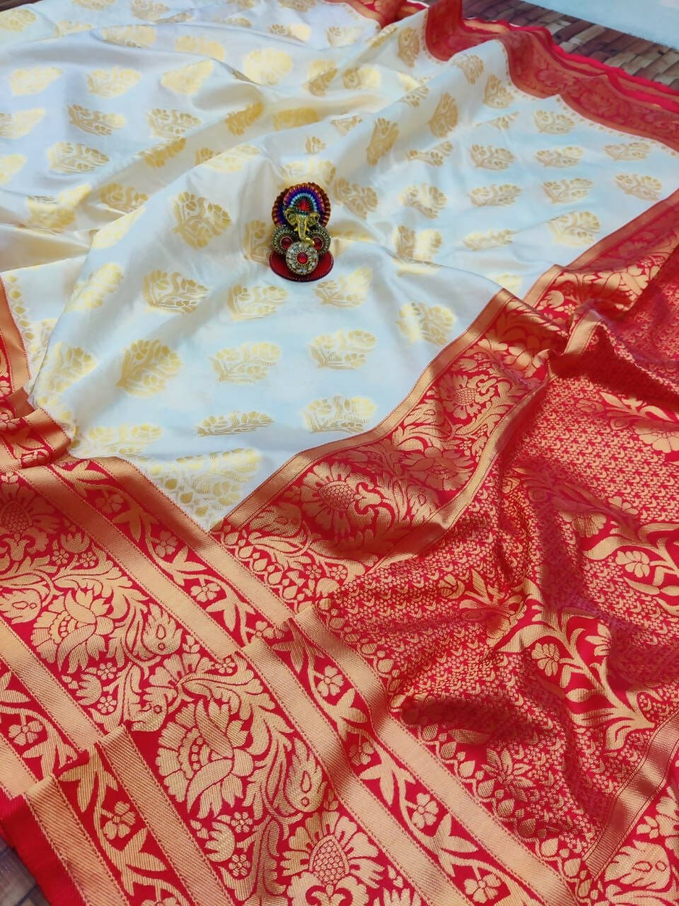 DEIANA'S Beautiful Designer Golden zari Soft Lichi Silk Saree - White