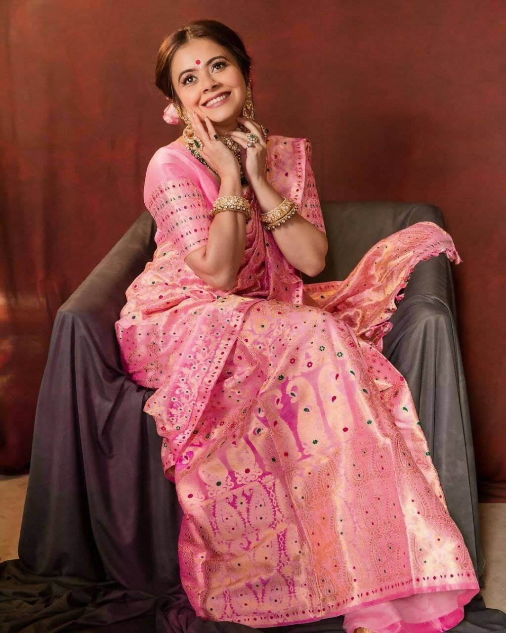 DEIANA'S Beautiful Designer Golden zari Soft Lichi Silk Saree - Peach