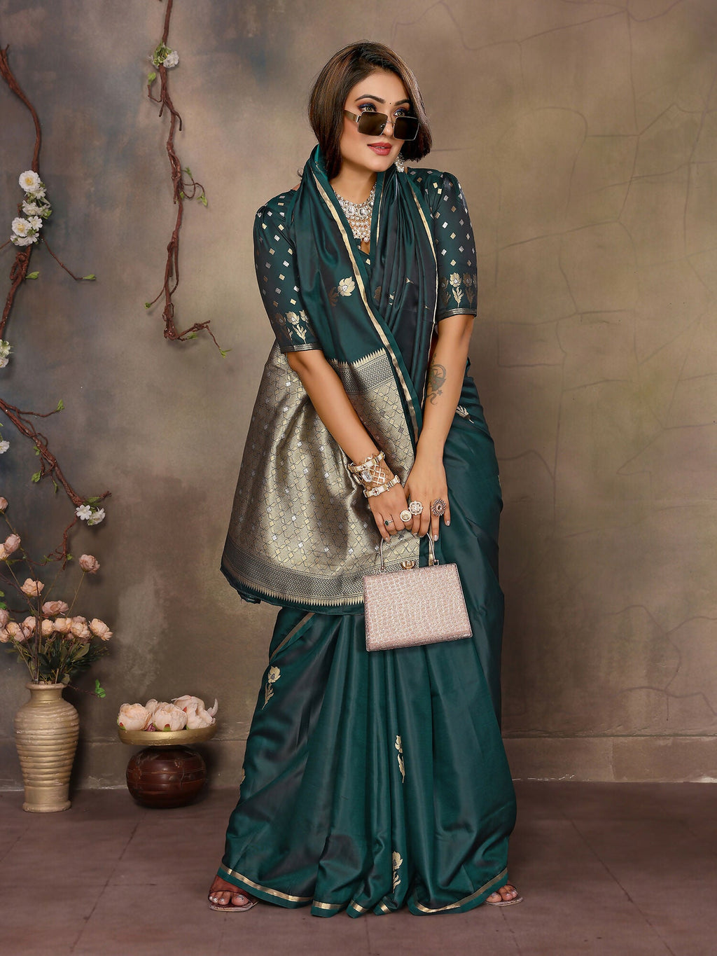 Joban Fashion Dark Green Floral & Botanical Motifs Satin Silk Banarasi Silk Saree - Distacart