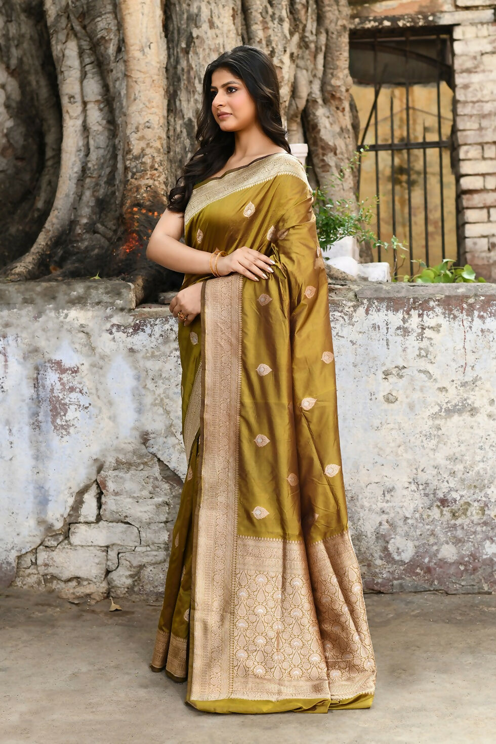 Joban Fashion Olive Green Pure Katan Pure Handloom Banarasi Silk Saree