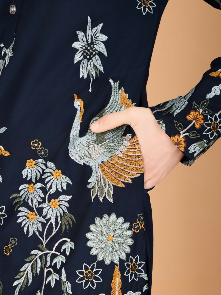 Vastranavya Exclusive Wedding Wear Viscose Rayon Thread Embroidered Work Kurta