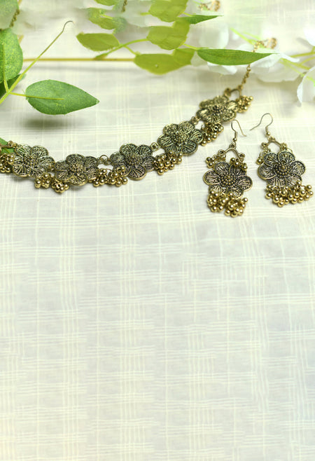Mominos Fashion Johar Kamal Golden-Plated Brass Finish Floral Desgin Choker For Women