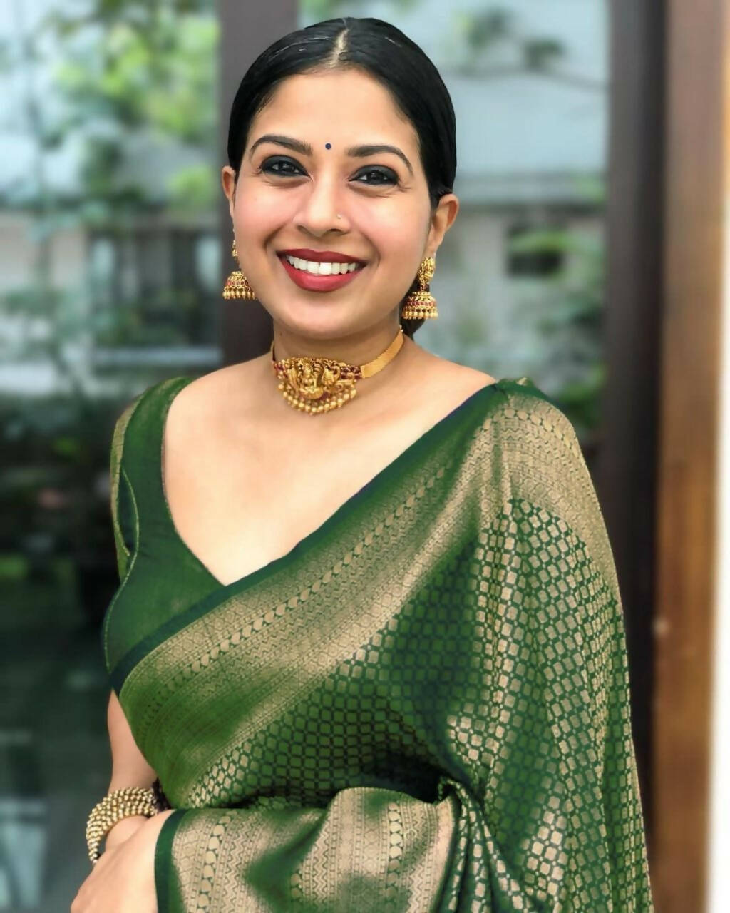 DEIANA'S Beautiful Designer Golden zari Soft Lichi Silk Saree - Green