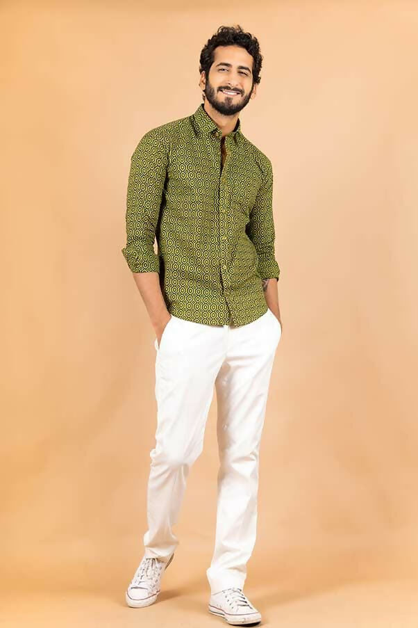 Miravan Men's Pure Cotton Green Geomatric Printed Full Sleeve Slim Fit Shirt