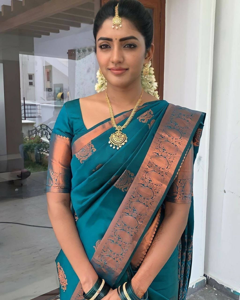DEIANA'S Beautiful Designer Golden zari Soft Lichi Silk Saree - Blue