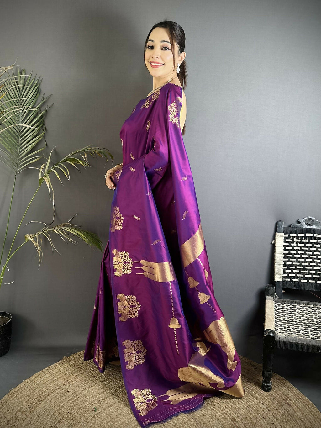 Joban Fashion Purple Motifs Zari Weaving Soft Silk Banarasi Saree