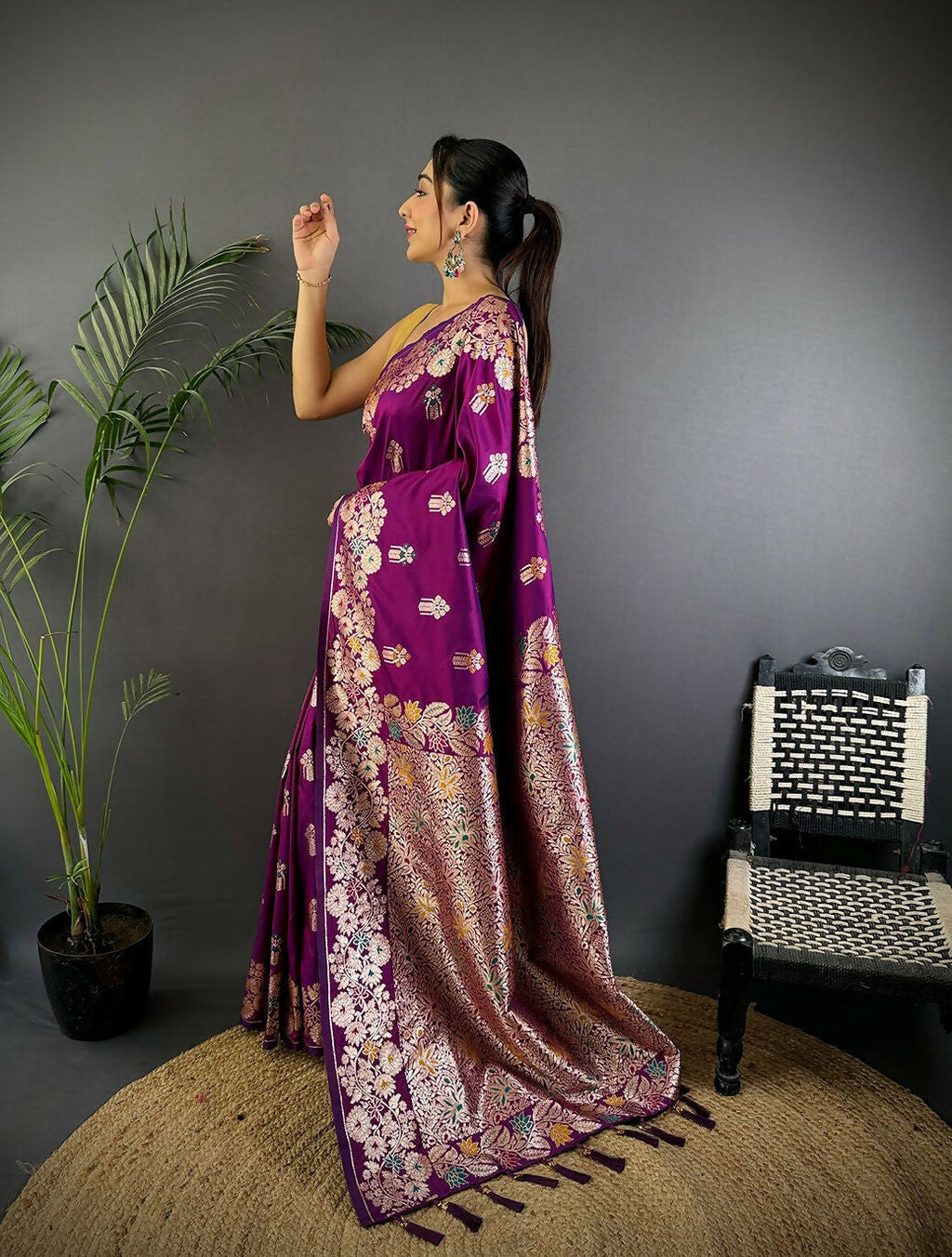 Joban Fashion Meenakari Magenta Woven Soft Silk Saree - Distacart