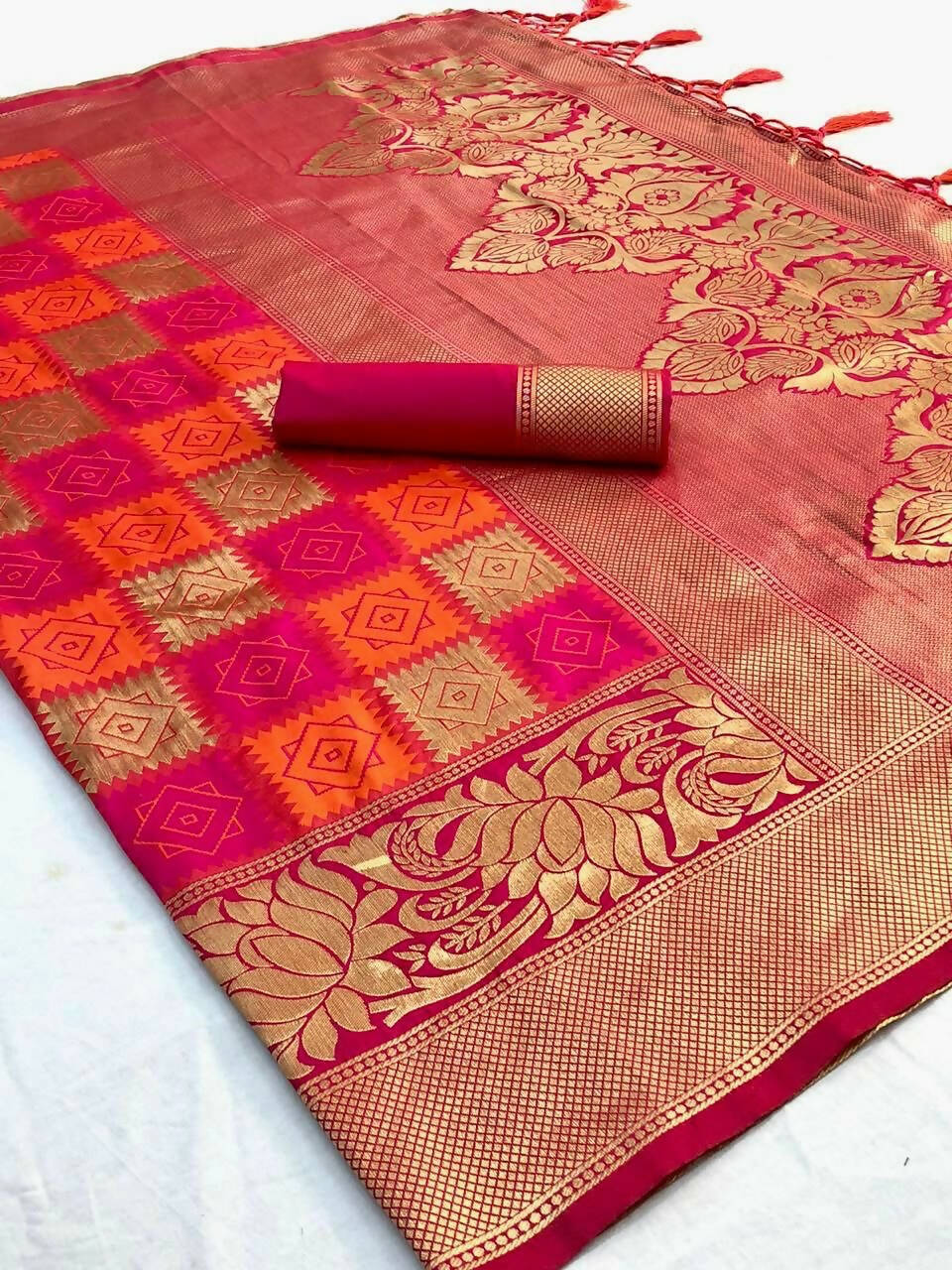 DEIANA'S Beautiful Designer Golden zari Soft Lichi Silk Saree - Red