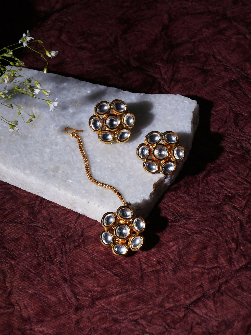 Kundan Round Maang Tikka with Studs Jewellery Set (Gold) - Ruby Raang