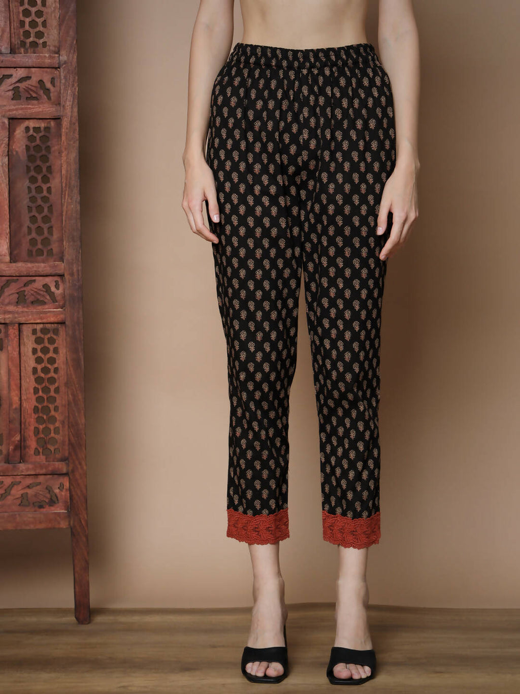 Myshka Women's Muli A-Line Kurta & Trousers With Dupatta