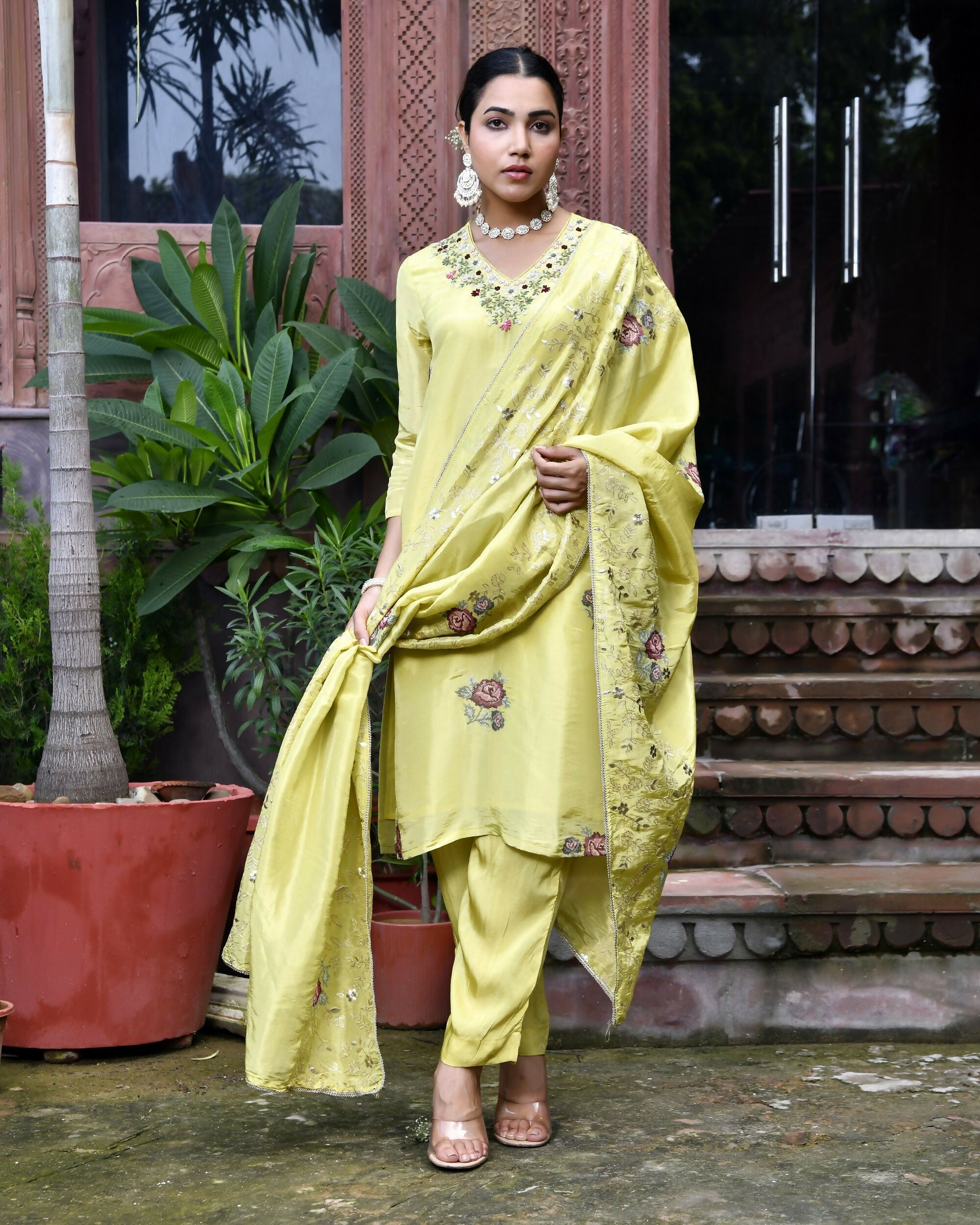 Vaasva Women's Tissue Silk Emboidered Suit Set With Solid Pant & Solid Embroidered Dupatta