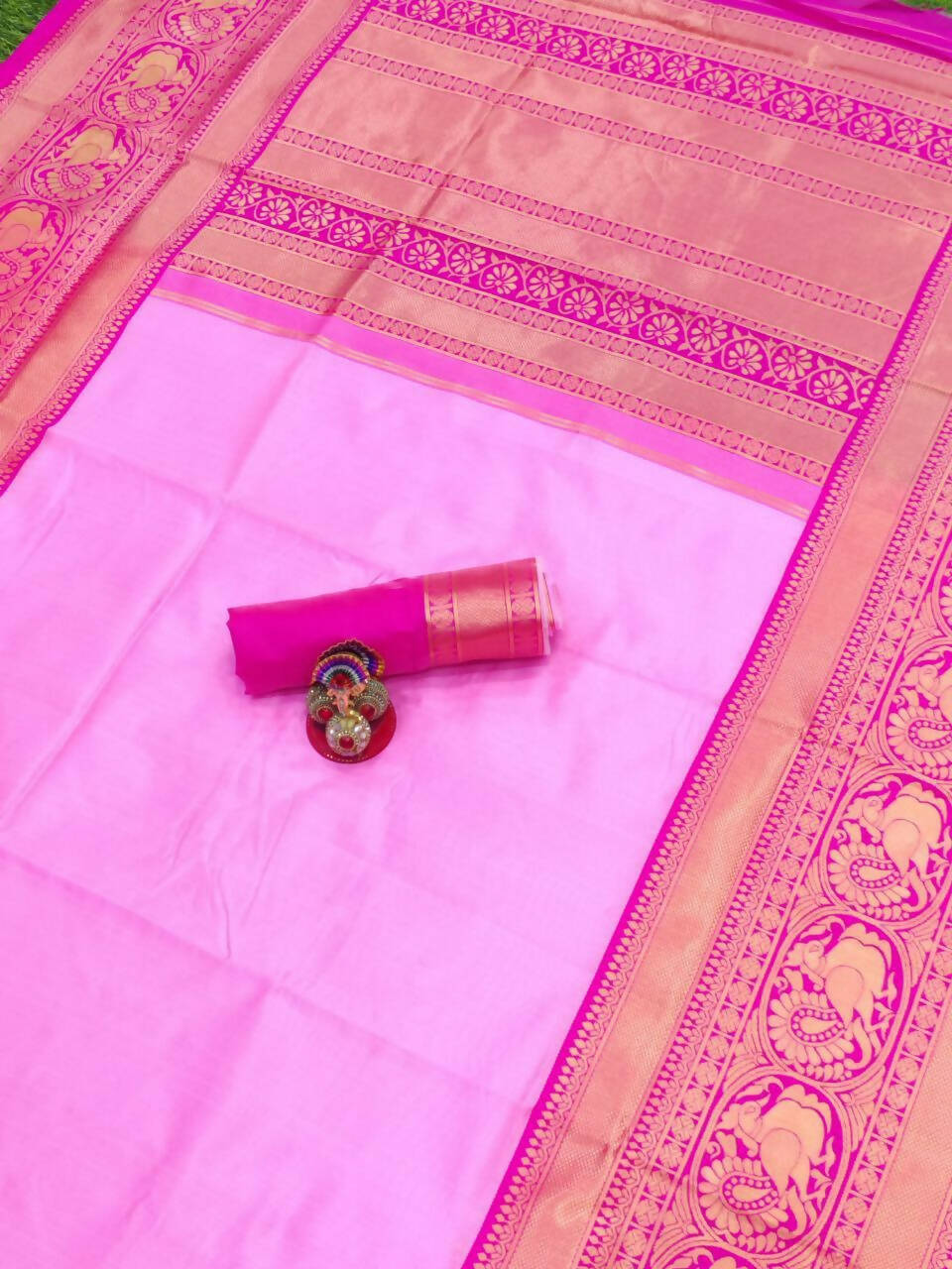 DEIANA'S Beautiful Designer Golden zari Soft Lichi Silk Saree - Baby pink