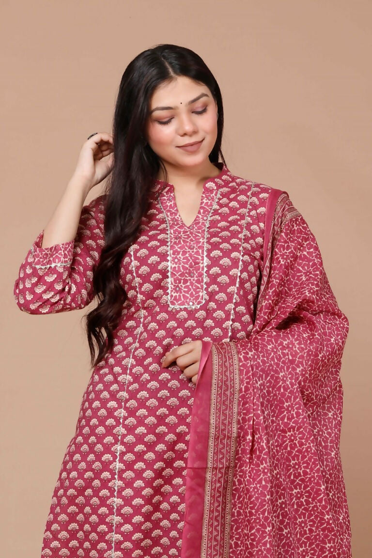 Miravan Women's Pink Straight Floral Printed Kurta & Palazzo With Dupatta Set