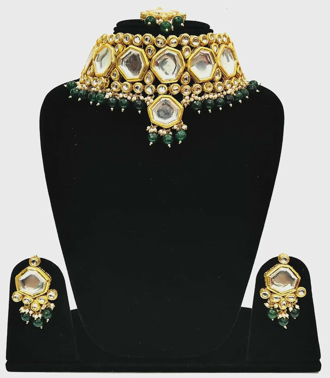 Joban Fashion Hand Made High Quality Gold Plated Base Metal Alloy Kundan Stone Studded Kundan Jewellery Set