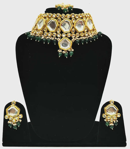 Joban Fashion Hand Made High Quality Gold Plated Base Metal Alloy Kundan Stone Studded Kundan Jewellery Set