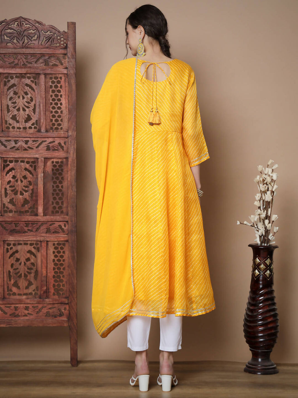 Myshka Women's Yellow Anarkali Kurta & With Dupatta