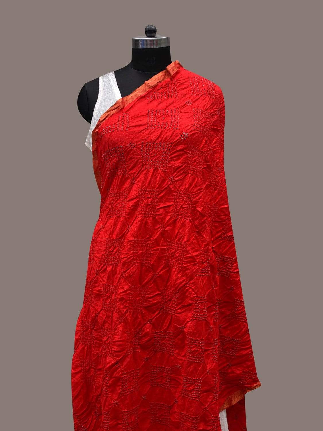 Red Bandhani Silk Handloom Dupatta with Geometric Design - Global Threads