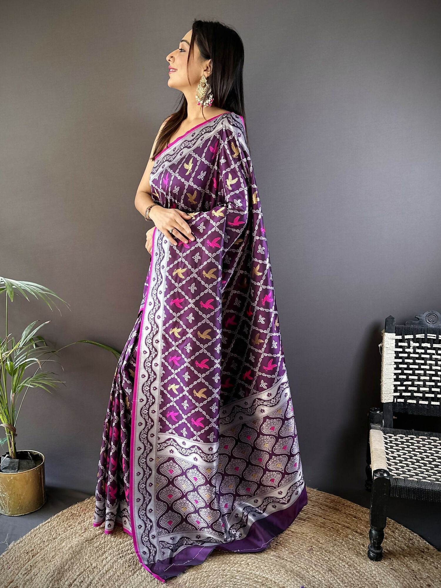 Joban Fashion Purple Jacquard Woven Pattern Lichi Soft Silk Banarasi Saree