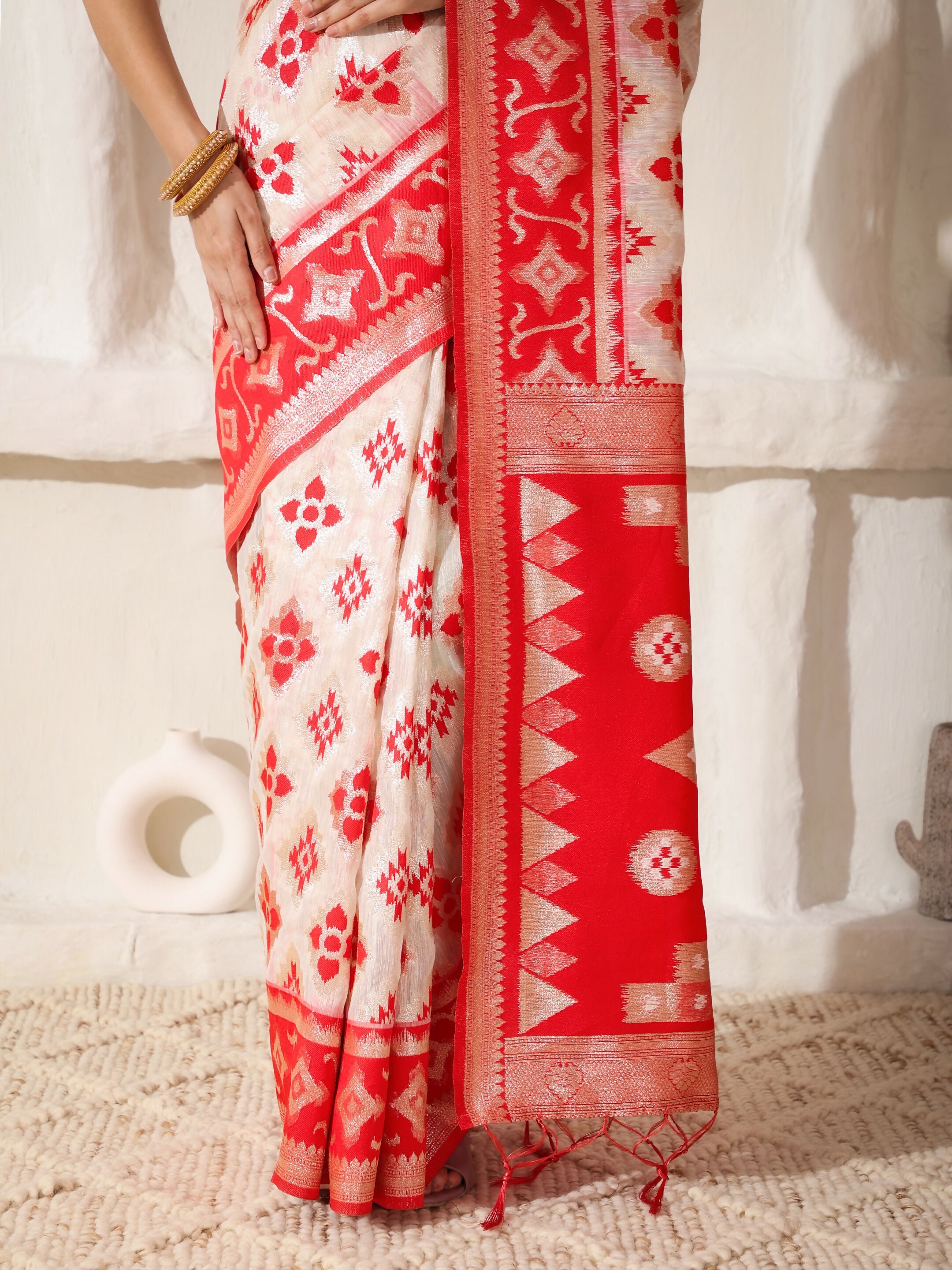 Shree Shyam Fashion Linen Cotton Red & White Saree - Distacart