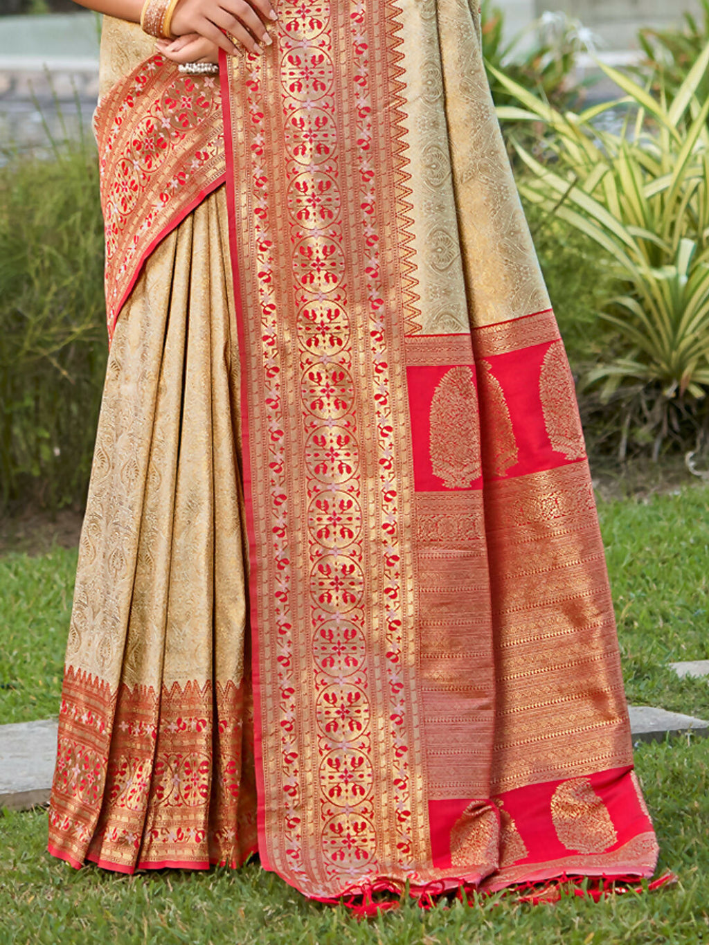 Shree Shyam Fashion Banarasi Silk White Saree - Distacart