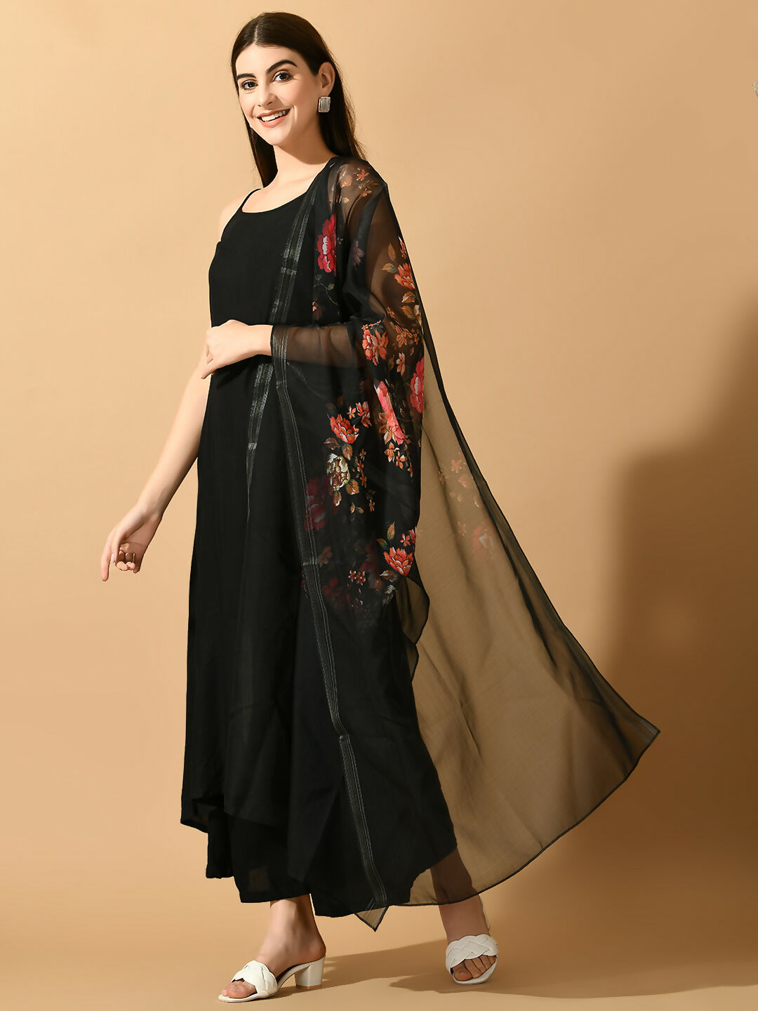 Myshka Women's Black Solid Party Kurta Sets