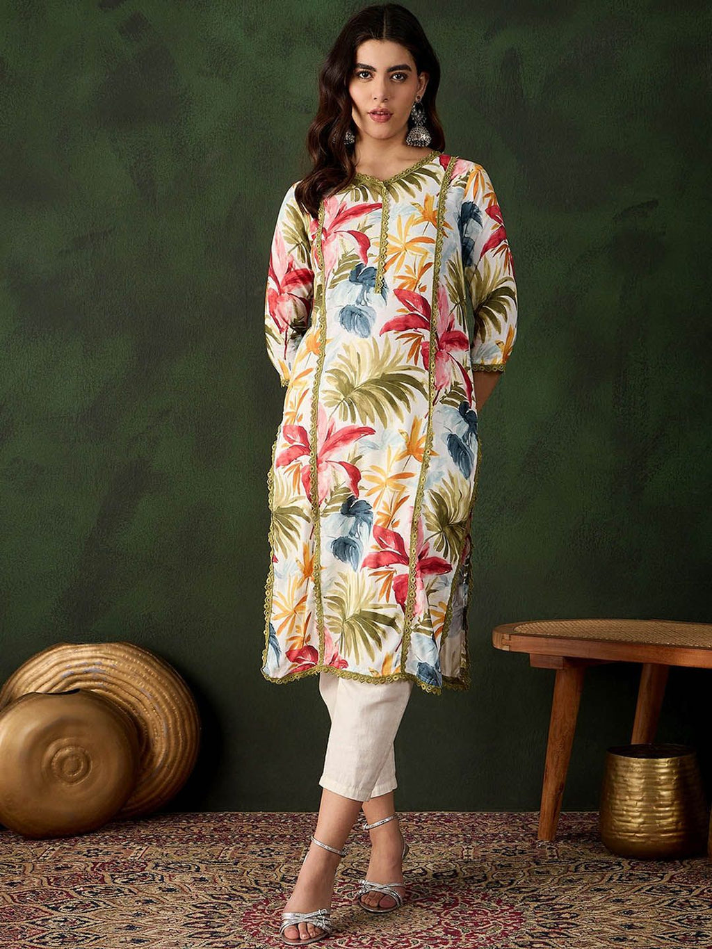 Sangria Floral Printed V-Neck Straight Kurta