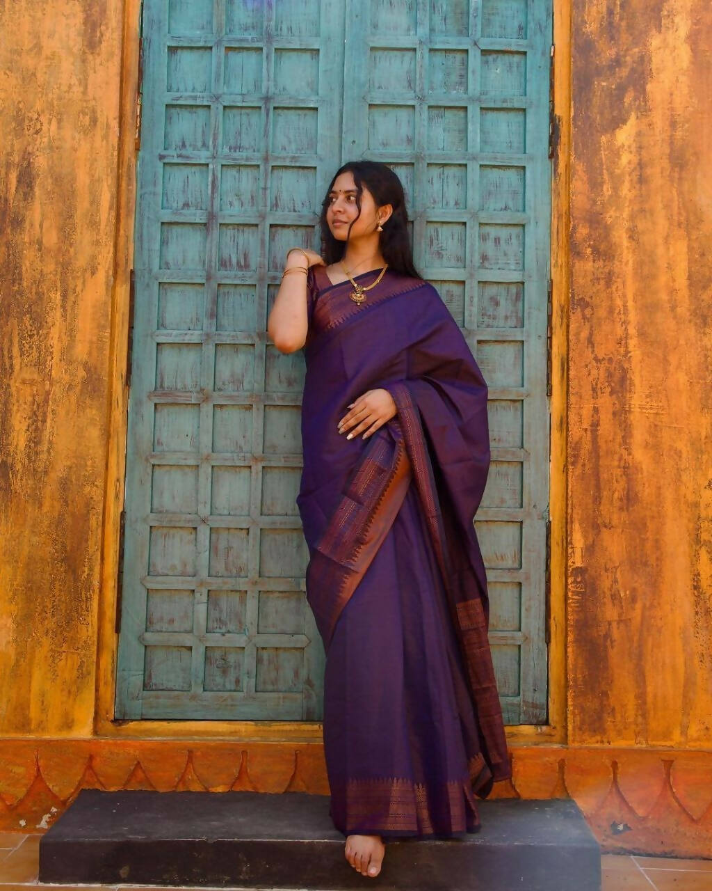 DEIANA'S Beautiful Designer Golden zari Soft Lichi Silk Saree - Blue