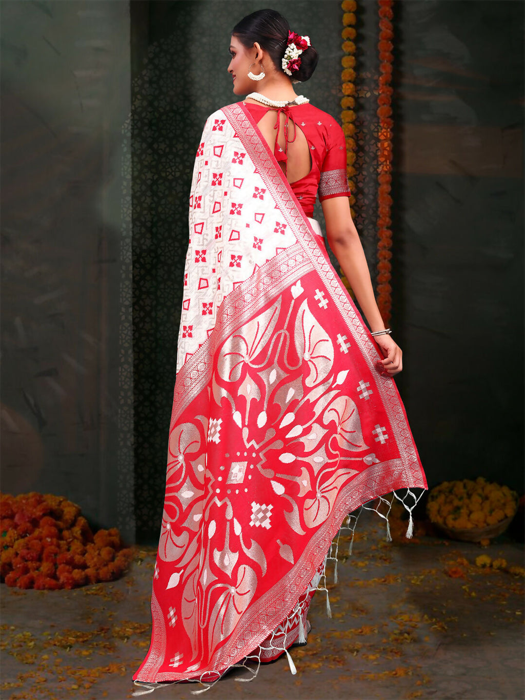 Shree Shyam Fashion Devistuti Red White Linen Cotton Saree
