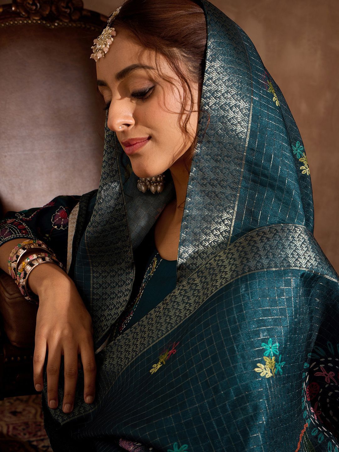 Indo Era Floral Embroidered Thread Work Straight Kurta With Trousers & Dupatta - Distacart