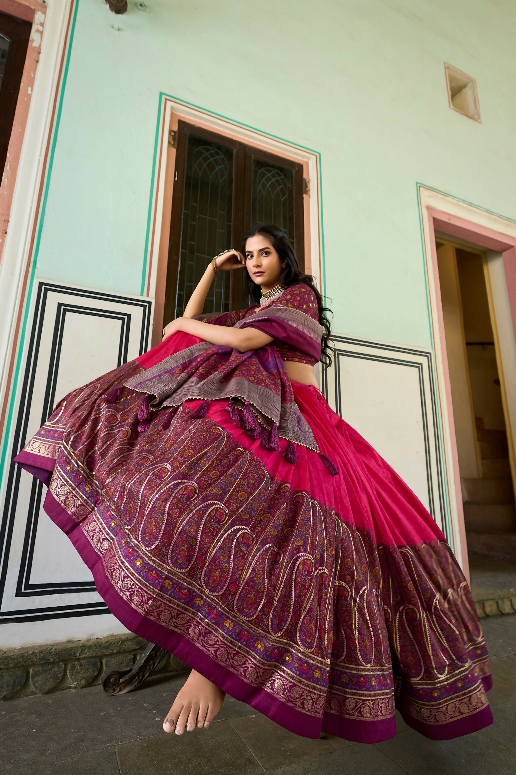 Vastranavya Kashmiri Print With Foil Print Lehenga With Unstitched Printed Blouse - Pink
