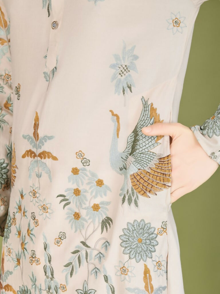 Vastranavya Exclusive Wedding Wear Viscose Rayon Thread Embroidered Work Kurta