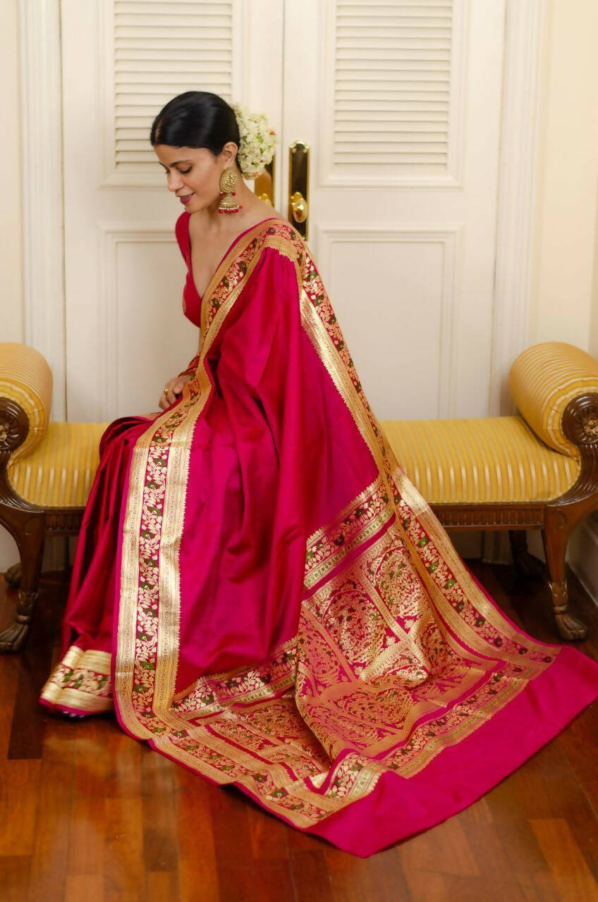 DEIANA'S Beautiful Designer Golden zari Soft Lichi Silk Saree - Pink