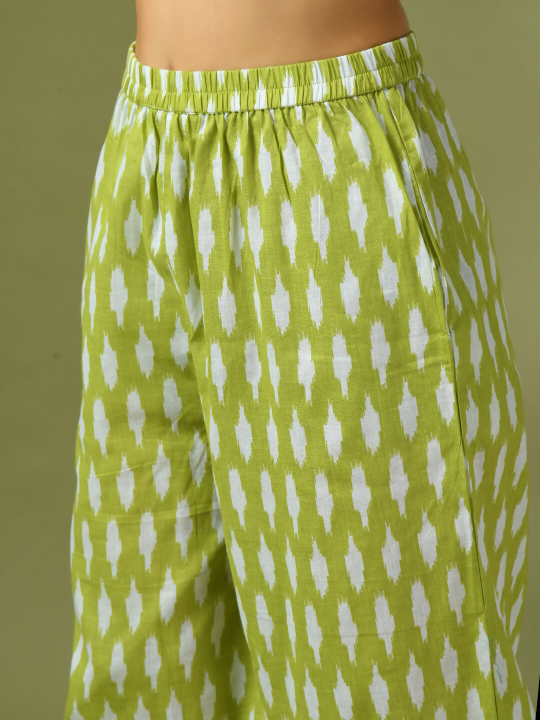 Myshka Women's Green Printed Cotton Round Neck Party Tunic With Trousers Co-ord set