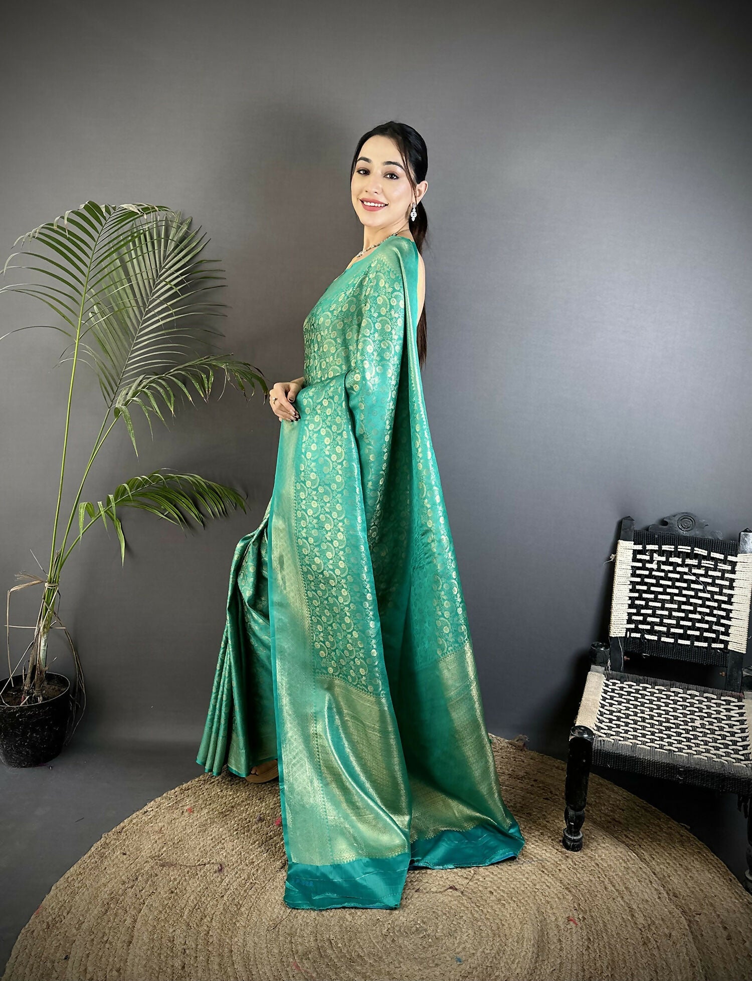 Joban Fashion Rama Green Floral & Paisley Motifs Soft Satin Silk Banarasi Saree - Distacart