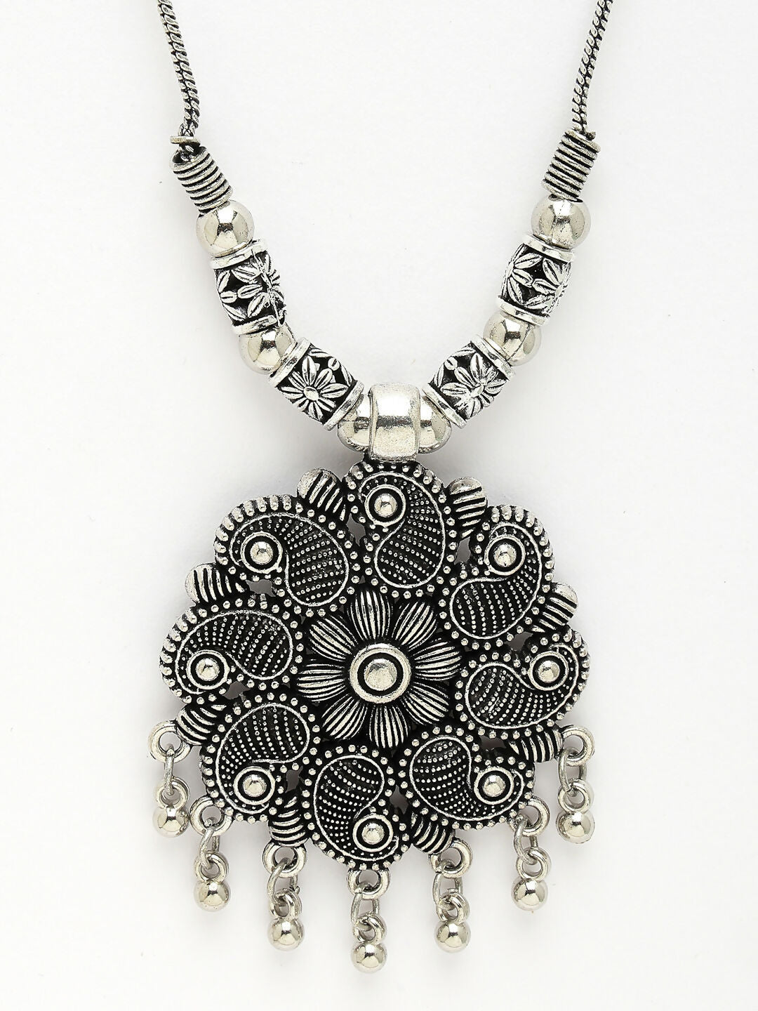 NVR Women's Silver-Toned Floral Shape Pendant with Chain