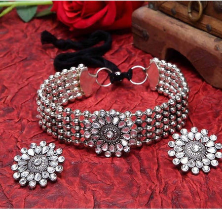 Mominos Fashion Silver color Necklace with Kundan work Mangalsutra