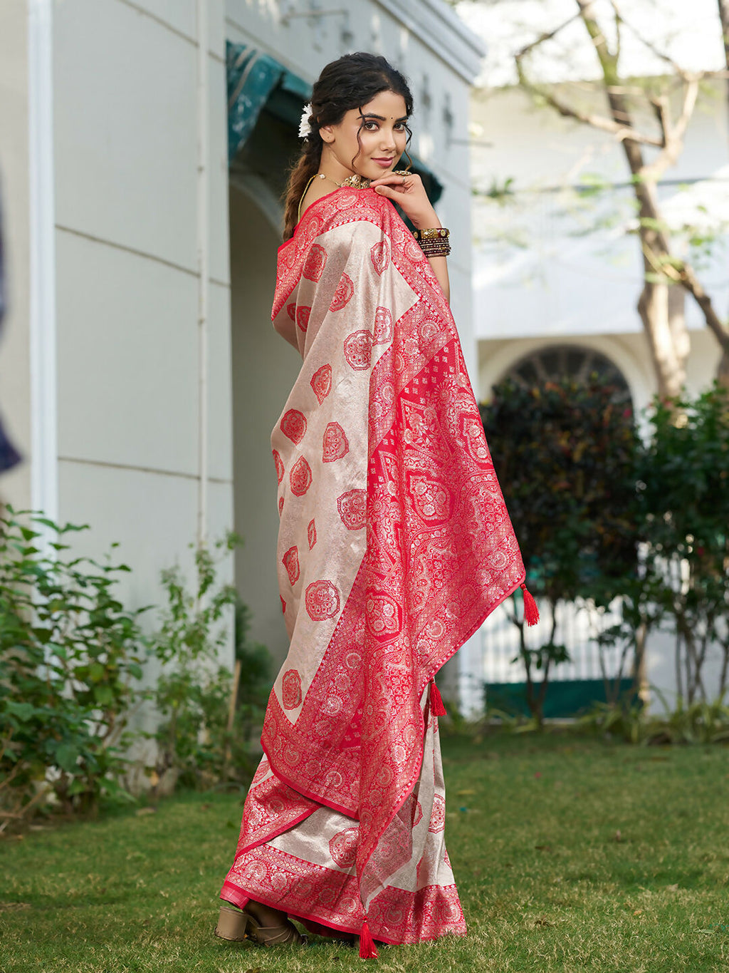 Shree Shyam Fashion Cream With Red Silk Blend Saree - Distacart
